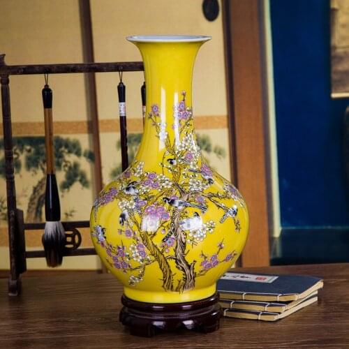 Chinese yellow red famille rose porcelain ceramic vase for home decoration
