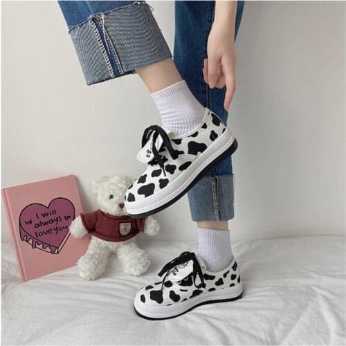 Classic Womens Sneaker Spring 2021 New Fashion Bear Canvas Shoes for Women Low Top Breathable Student Sneakers for Women Shoes