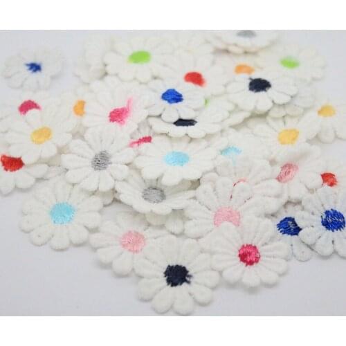 50Pcs Mini Daisy Flower Embroidered Patches Sew on Jeans Backpack Backage Patches for Men, Women