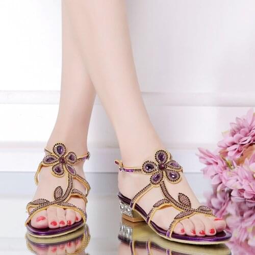 In the summer of 2017 the European and American designer shoes diamond metal set auger flat foreign female sandals, manufacturer