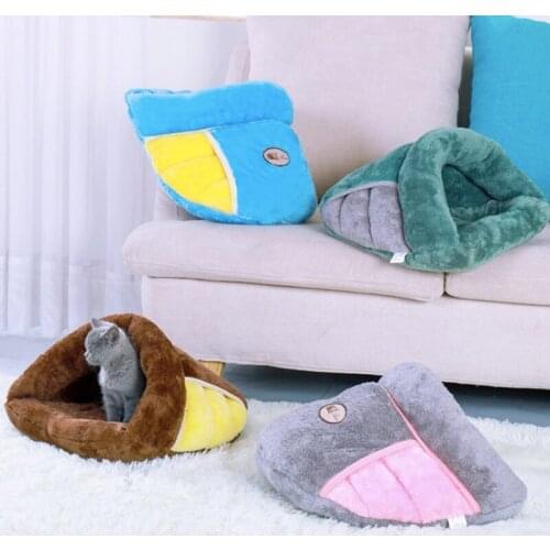 Lovely Cute Warm Cat Bed House Cat Bed Winter Summer Pet Dog Nest Cute Slipper Shape Round Cat Small Dog Home Mats Pet Supplies