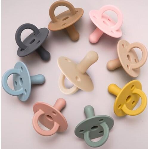 Hot Sale New Soft Silicone Soft Baby Pacifier Infant Baby Teether Toys Food Grade Silicone Baby Pacifier Chain Pendant