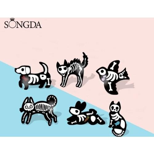 New Cat Dog Bird White Bone Acrylic Brooches Cartoon Animal Skeleton Lapel Pins Funny Badge Unisex Jewelry Accessories Gift