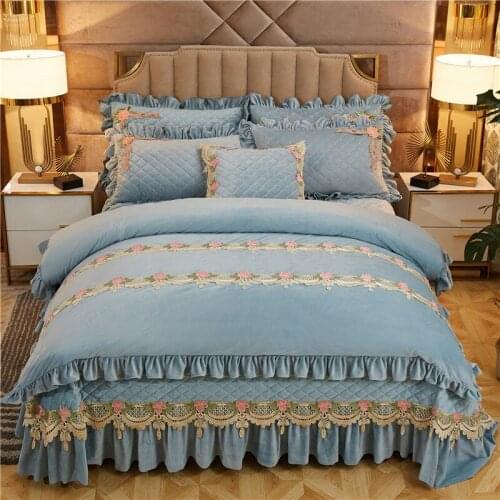 Solid Embroidered Lace Velvet Bedding Set King Queen 4pcs Duvet Cover Set Quilted Bedspread Ruffle Soft with Two Pillowcases