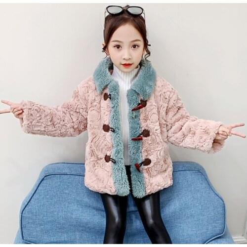Girls horn button fur coat