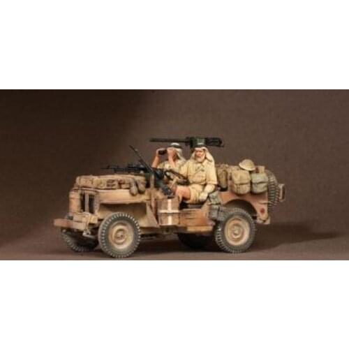 2 people in WWII Need to assemble and paint by yourself 1:35