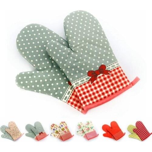 CFen A's Aprons And Potholders