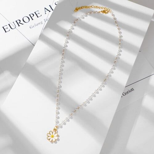 Elegant Imitation Pearl Daisy Choker Necklace For Women Flower Pendant Beads Neck Short Chain Female Summer Boho Jewelry Gifts