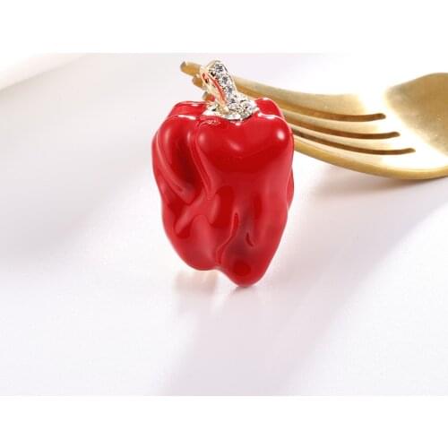 Red Pepper Chili Vegetable Brooch Fashion Hipsters Wild Drop Oil Brooches for Women Enamel Brooch Pins Jewelry Accessories