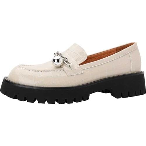 GUIDIBASIC 2021 Autumn New British Style Women Platform Shoes Patent Leather Thick-Soled Pedal Shoes Ladies Casual Shoes