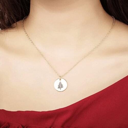 New Simple Round Plant Pendant Necklaces Wafer Necklace Gold Color Sexy Clavicle Chain Gifts For Women Fashion Jewelry Accessory