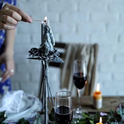 European Vintage Candle Stand Country Retro Romantic Tall Candlestick Iron Table Ornament Home Decoration Shooting Props C6H