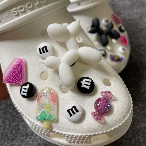2021 Quality Charms for Crocs DIY Black White Balloon Dog Shoes Charms for Croc Cute Cartoon Garden Shoe Buckle Fashion Trend