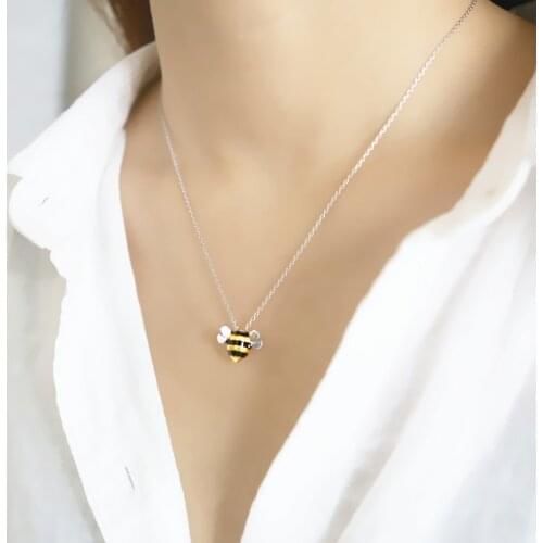YIZIZAI Creative Lovely Bee Pendant Necklace For Women Korean Trend Ladies Wedding Collarbone Chain Party Jewelry Girl Gifts