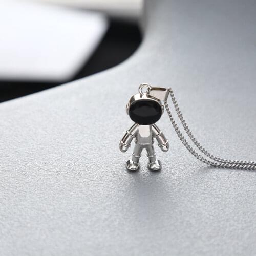 Sweater Chain Around the Neck Fashion Personality Astronaut Necklace For Women Pendant Gothic Unisex Prom Accessories New Design