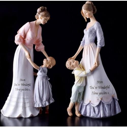 Nordic Character Ornaments Mother Holding Child Resin Figurine Girl Room Decor Mom Portrait Statue Home Decoration Accessories