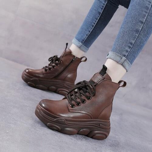 The First Layer of Cowhide Martin Boots Womens Leather All-match British Fan Bike Boots Thick-soled Womens Trendy Ins Cool