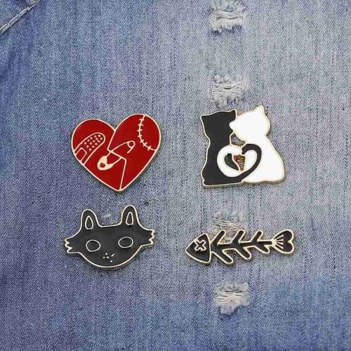 Fashion Cartoon Cat Fish Bone Brooch Black White Heart Gift Kitten Enamel Cat Lover Pin Badge Jewellery