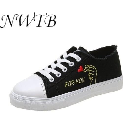 2020 New Canvas Shoes Womens Sneakers Women Shallow Ladies Shoe Letter Smile Flat Ankle Sport Student Round Toe Casual Shoes