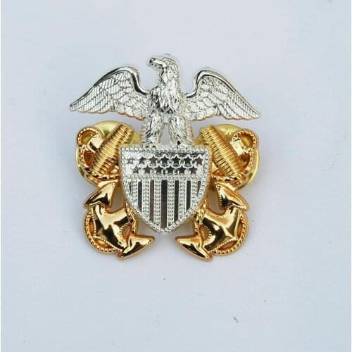 Tomwang2012. WWII US NAVY OFFICERS HAT METAL PIN BADGE CLASSIC MILITARY