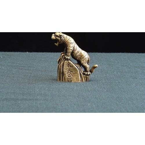 Fengshui Good Luck Collection Bronze Zodiac Tiger Desk Ornament Bronze Tiger Tea Pet Solid Brass Animal Statue