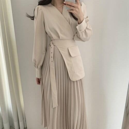2021 Women Spring Elegant V Neck Long Pleated Shirt Dress with Waistbelt Asymmetrical Slim Waist A-line