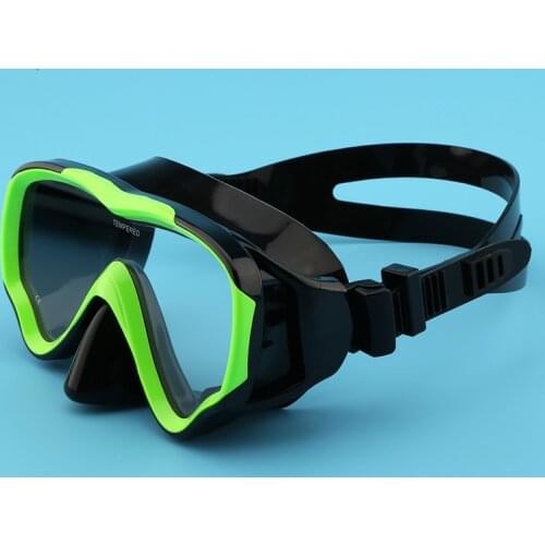 Childrens Swimming Goggles Sealed Waterproof and Anti-fog Silicone Mask Glass Lens Childrens Swimming Nose Diving Goggles