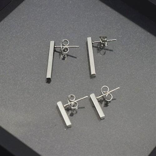 KPOP DNA Korean V New 2pcs/lot Punk Minimalist Word Stud Earrings Fashion Rod Earpins Ear Plug chain Earrings for men and women
