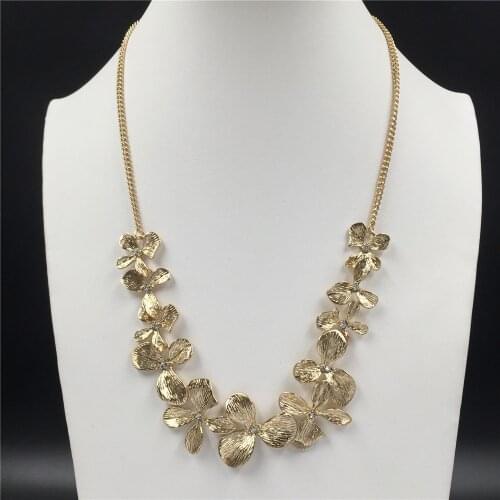 Gorgeous Gold Color Plating Flower Linked Pendant Statement Necklace For Women Elegant Pretty Lovely Party Decoration Jewelry