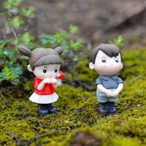 ZOCDOU 2 Pieces Cartoon Young Bog Girl Student Son Daughter Family Model Small Statue Figurine Crafts Figure Ornament Miniatures