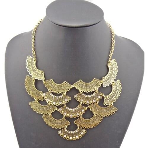 Bohemian Fashion vintage style scale fan shaped Rhinestone flower Pendant choker Necklace Statement For Women Bijoux Jewelry