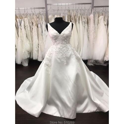 Ball Gown V Neck V Back Satin Floral Appliques Straps Bridal Gowns Custom Made Flowers Wedding Dresses Vestido De Noiva