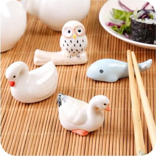 1pc Lovely Swing Sets Ceramic Chopsticks Holder Creative Household Utensils Cute Chopsticks Holder