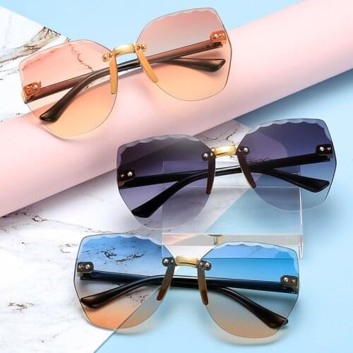 Frameless Trimming Wave Childrens Sunglasses Square Candy Color Kids Fashion Sunglasses Car Traveling Style Shades Sun Glasses