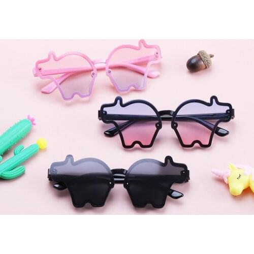 2021 New Summer Personality Childrens Sunglasses Boys Girls Cartoon Cows Shape Frame Sun Glasses Kids Street Beat Eyewear UV400