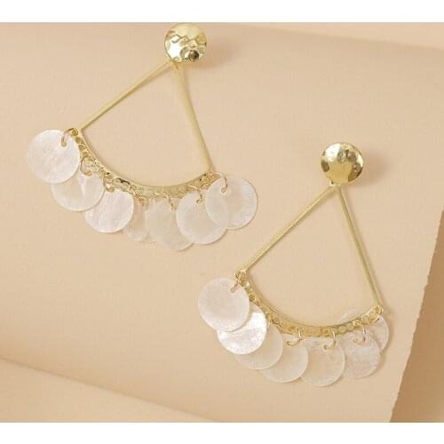 Trendy Gold Metal Triangle Big Drop Earrings For Women Fashion White Round Shell Dangle Earring Ladies Statement Party Jewelry