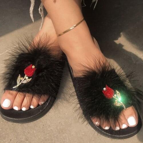 Summer Luxury Shiny Crystal Rose Women Slippers Platform Flat Heel Non Slip EVA Sole Fur Upper Elegant Beach Sandals Ladies Shoe