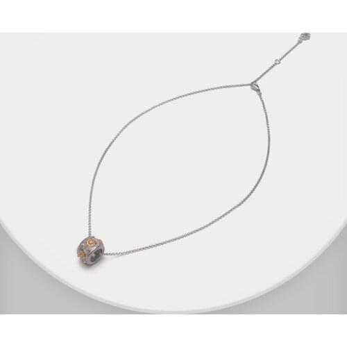 Amorita boutique Delicate round pendant necklace