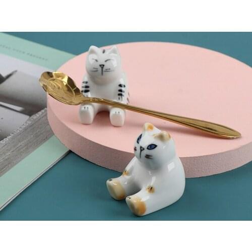 Lucky cat Chopsticks Holder Japanese Ceramic chopsticks Care Ceramic Japan Lucky Cat Home Hotel Chopsticks Stand Cute