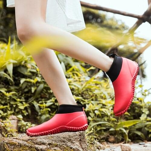 Large size rain shoes womens lightweight waterproof rubber shoes spring and summer fashion Korean water boots casual flower rai
