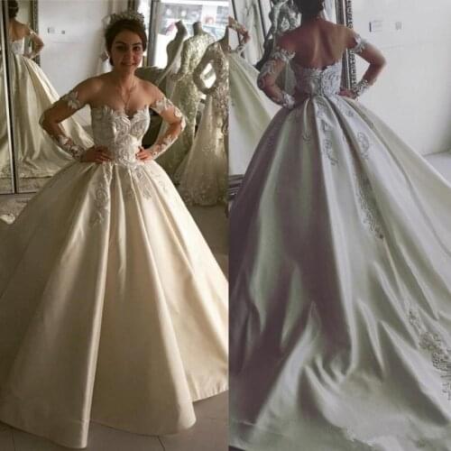 Luxury Ball Gown Wedding Dress Off Shoulder Backless Bridal Gowns royal Train Long Sleeves Wedding Dress Plus Size 2021 Vintage