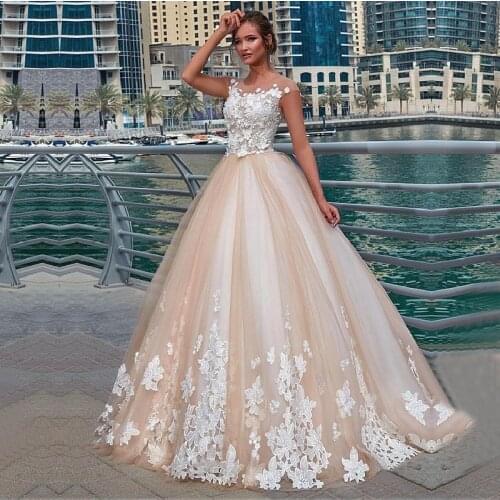 Vintage Ball Gown Wedding Dress Bride Scoop Neckline Lace Appliques Back Button Light Champagne Vestido De Noiva Bridal Gowns