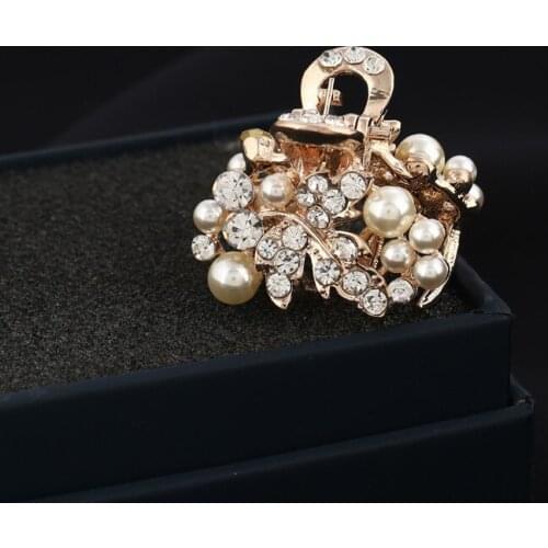 High Quality Leaf Hair Claws Crystal Pearl Flower Hair Clip Wedding Accessories Golden Alloy Crab Clip Fashion Hair Jewelry Gift