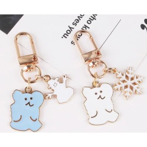 Anime Bear Snowflake Keychain For Women Metal Key Chains Ring Car Bag Snowman Pendent Charm Airpods Keyring Accessories