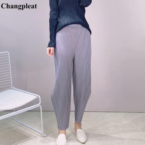 Changpleat Women's Cropped Trousers
