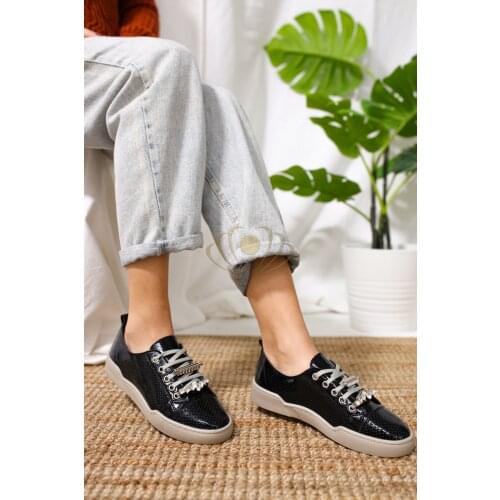 New Arrivals fashion women shoes 2021 handmade Outdoor Casual Ladies Shoes Shoes for Females faux Leather spring girls lace up