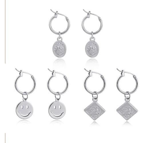 1Pair Classical Queen Head Endless Circle Hoop Earrings Women Cute Gold Metal Color Portrait Smile Face Earrings Jewelry E102