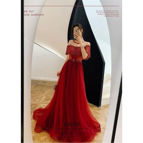 فساتين السهرة للمشاهير 2021 Heavily Beaded Burgundy Plus Size Cover Shoudlers Illusion Bodice Slim Celebrity Evening Dresses
