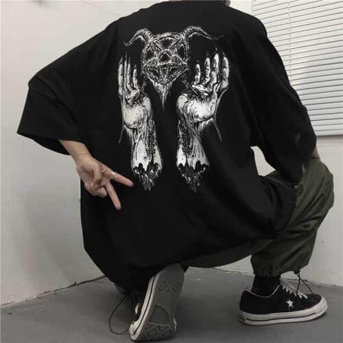 Gothic Tshirt Women T Shirt Menn Korean Retro Dark Horror Gesture Printing Student Plus Size Loose Trend T-shirt Short Sleeve