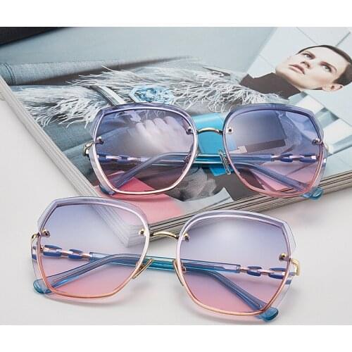 New Round Frame Sunglasses Women Retro Brand Designer Brown Black Oversized Lady Sun Glasses Female Fashion Outdoor Driving